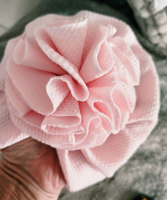 Bonnet fleurs Bébé neuf ni - photo numéro 2