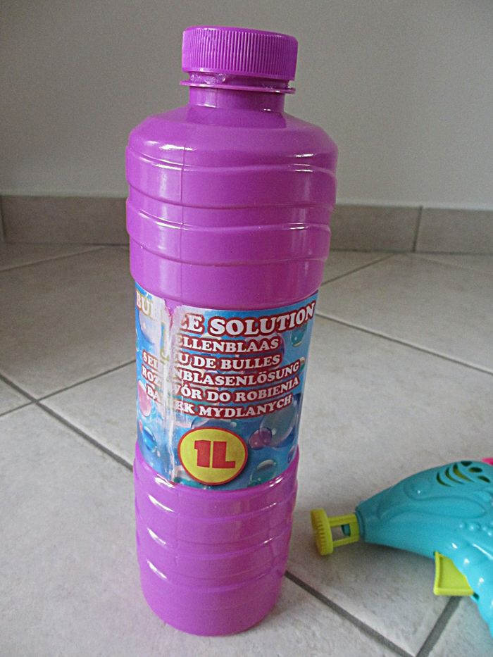 Lot de pistolets à bulles + accessoires - photo numéro 2