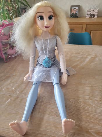 Grande poupee elsa