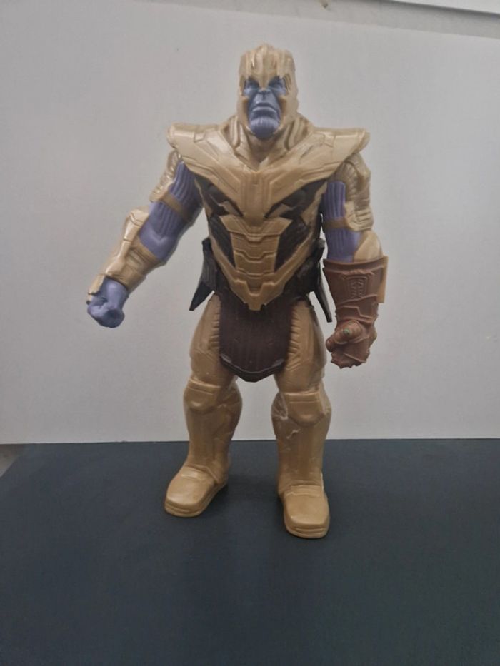 Figurine hasbro thanos