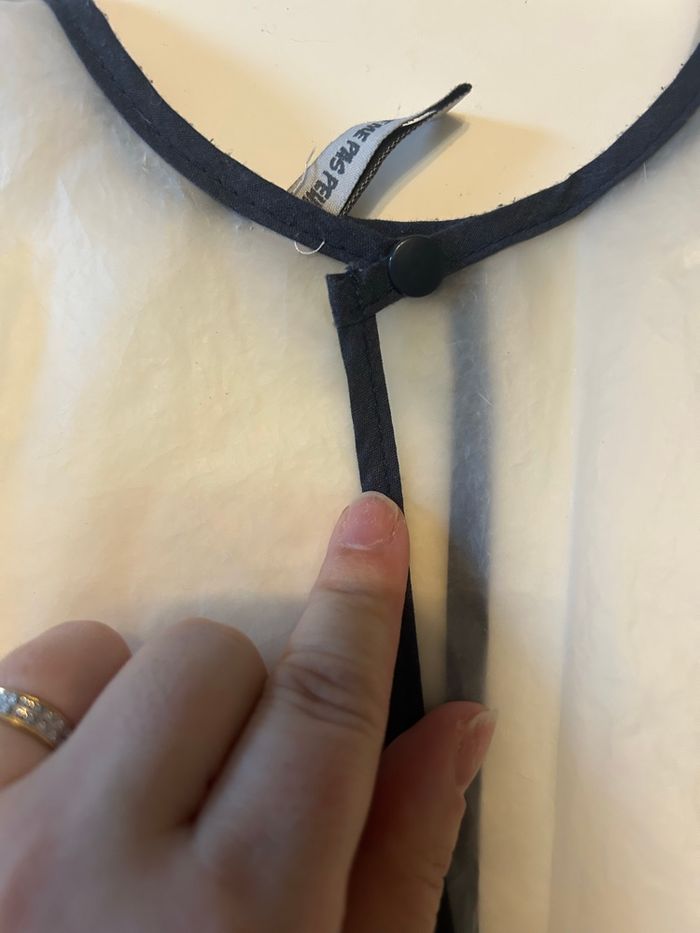 Tablier / Blouse imperméable  TRÈS BON ÉTAT mixte taille 4 ans couleur transparente - photo numéro 5