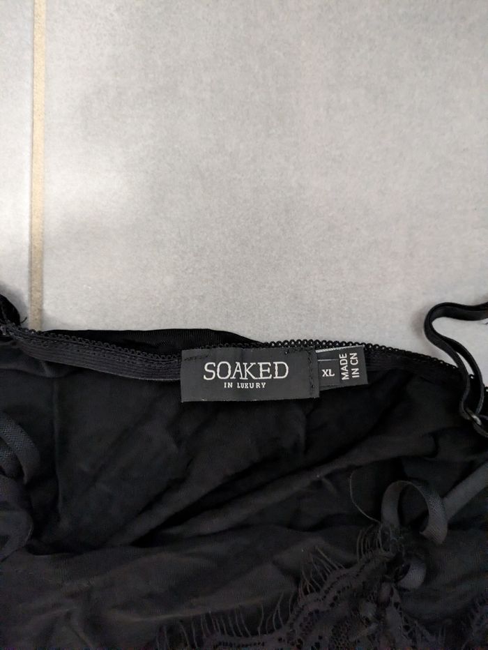 Débardeur noir avec dentelle - photo numéro 2