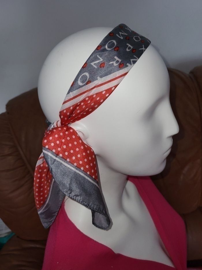Carre foulard MONOPRIX NEUF gris et rouge - photo numéro 4