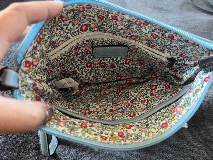Lot de trois pochettes trousses en bon état juste la bleu jean un peu abîmer voir photos - photo numéro 5