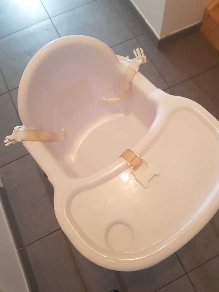 Chaise haute - photo numéro 2