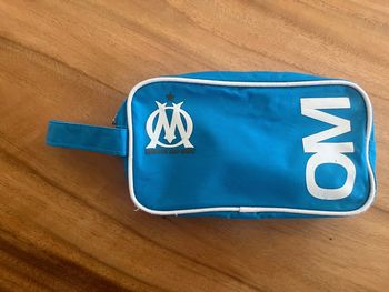 Trousse de toilettes OM