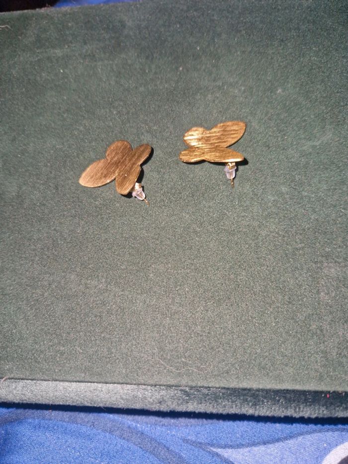 Boucles d'oreilles neuves papillon - photo numéro 3