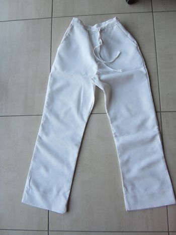 Pantalon blanc 10 ans neuf