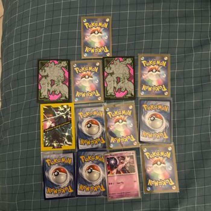 Lot de carte Pokémon ex ,V et alt + deux pokeball - photo numéro 2
