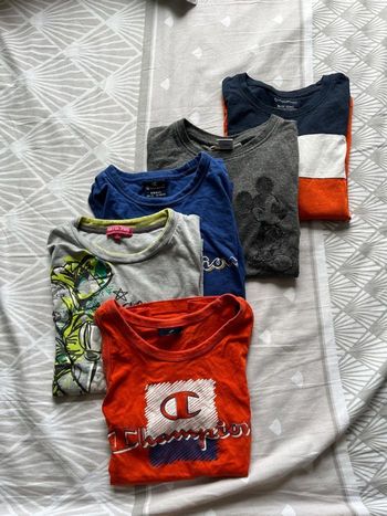 Lot hauts garçon 7-8 ans