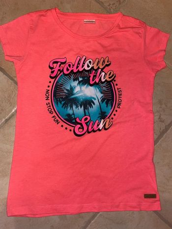 Tee shirt Protest rose Taille 10 ans / 140 cm Très bon état