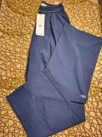 Pantalón Alo Yoga - Azul Marino (Talla M) — ¡NUEVO