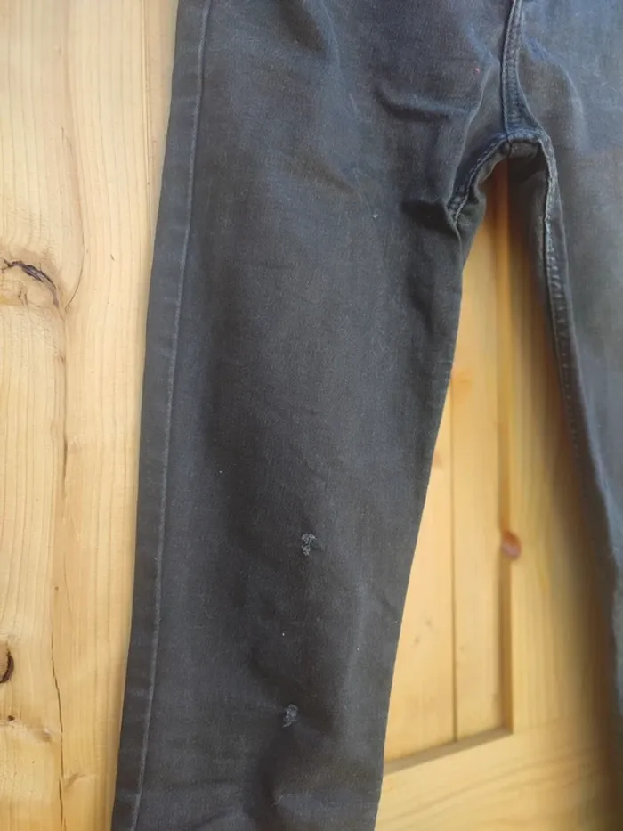 Jean skinny troué - photo numéro 3