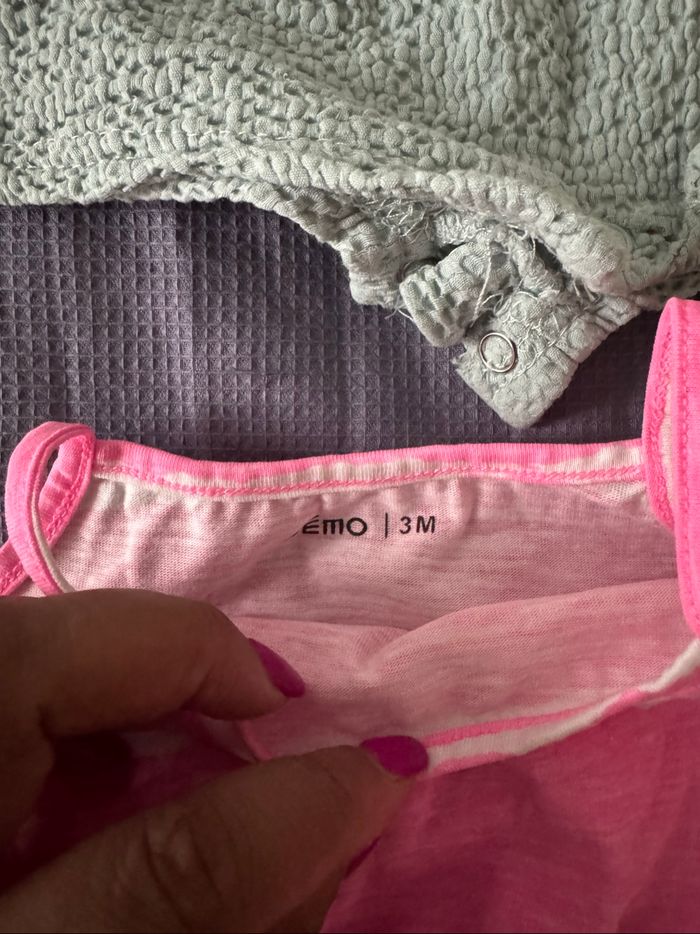 Lot vêtements été Combishorts - photo numéro 2