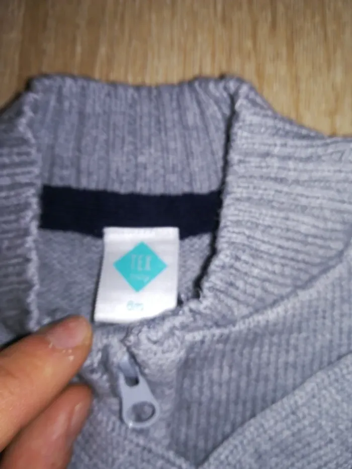 Lot d'un pull/un gilet 6 mois - photo numéro 5