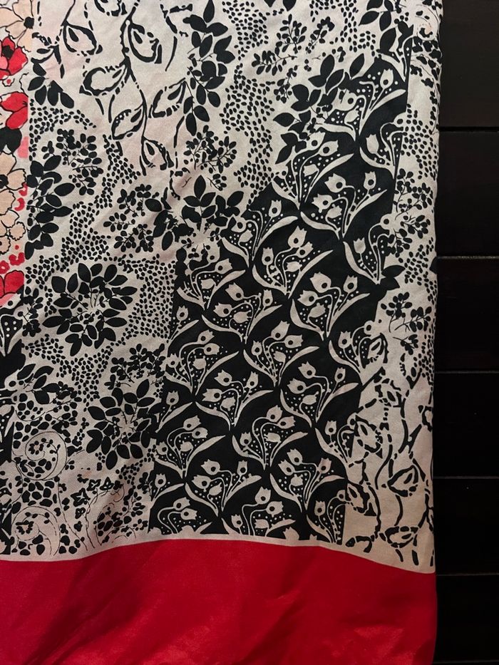 Foulard en soie rouge à motifs vintage années 1970 - photo numéro 5