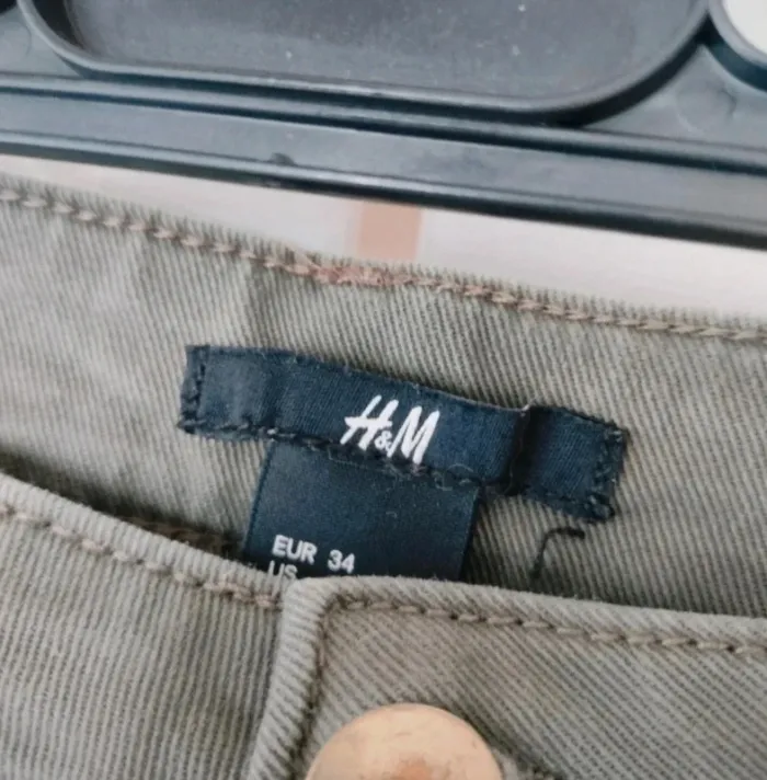 Short Kaki H&M taille XS - photo numéro 2