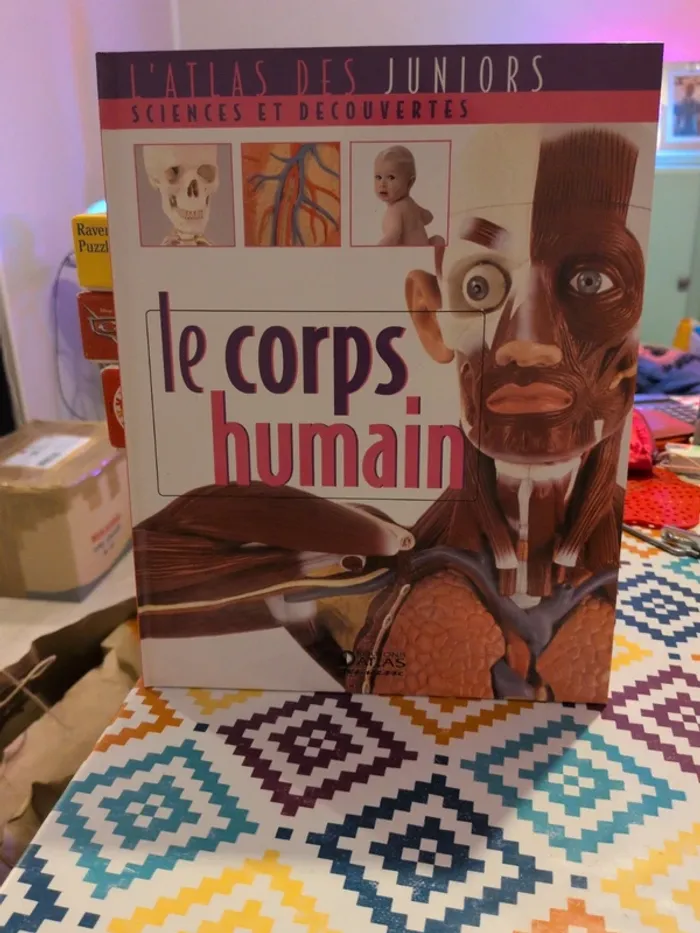Livre l'Atlas des juniors le corps humain
