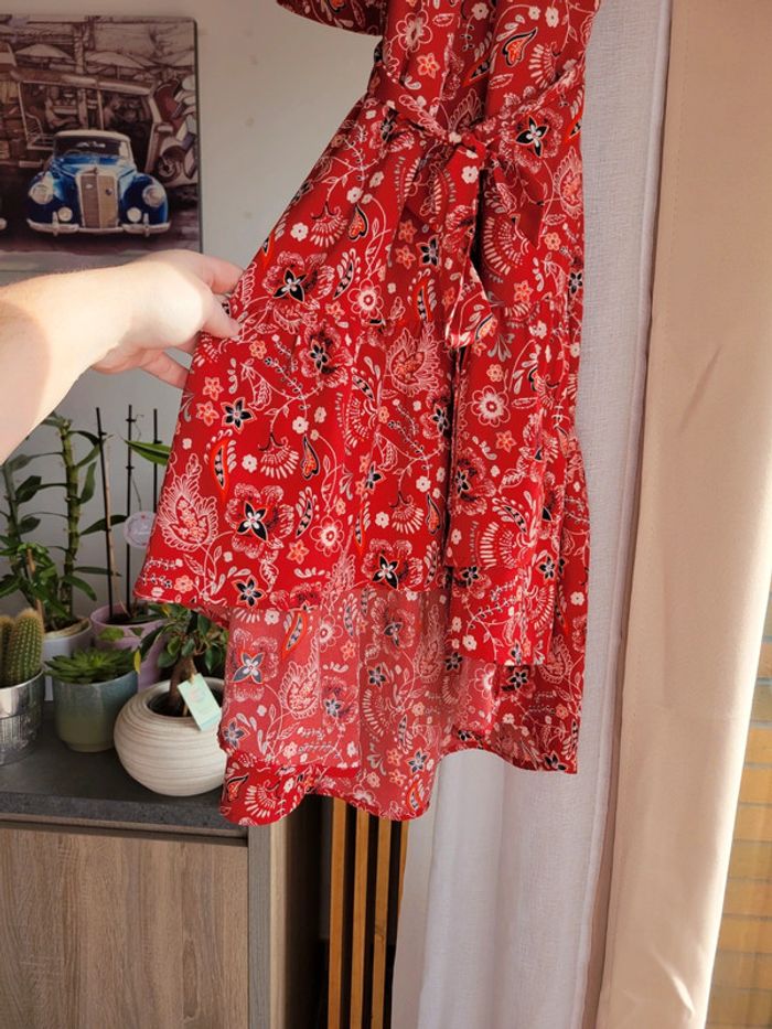 Robe rouge fleurie la halle - photo numéro 2