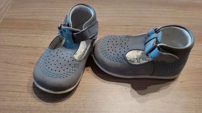 Chaussure taille 19 - photo numéro 2