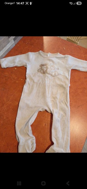 Pyjama bébé taille 6 mois
