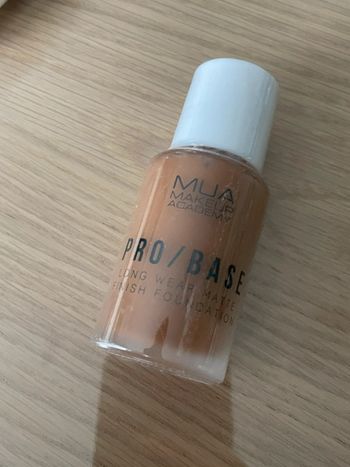 Fond de teint MUA 182