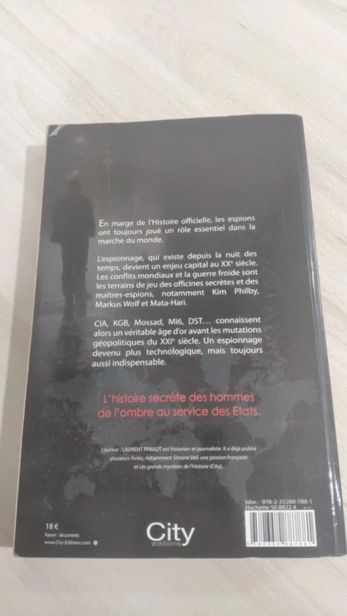 Livre grand format histoire secrète des espions et de l'espionnage Pfaadt coulisses services secrets - photo numéro 10