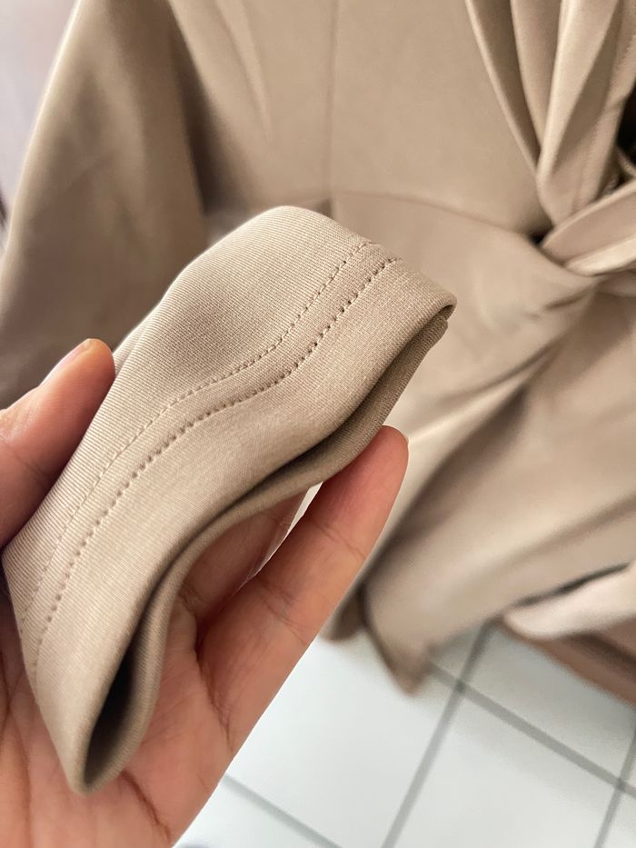 Robe beige tissu spécial douce - photo numéro 4