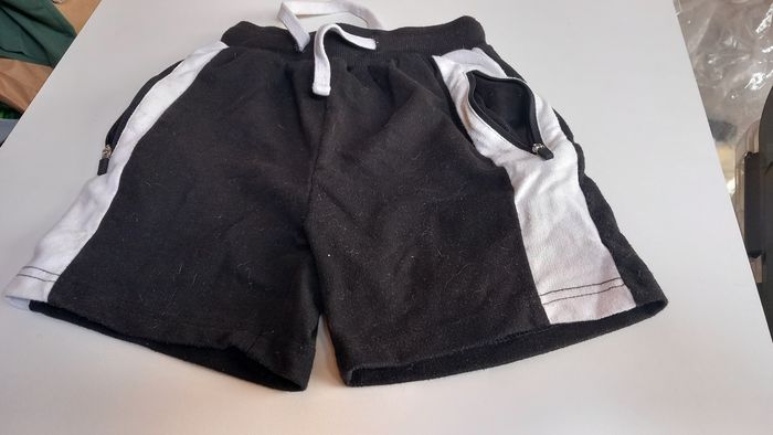 Shorts. 3ans - photo numéro 2