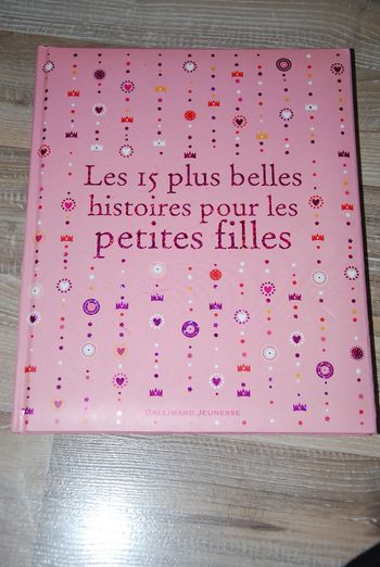 livre de comptes  histoires du soir Les 15 plus belles histoires pour les petites filles