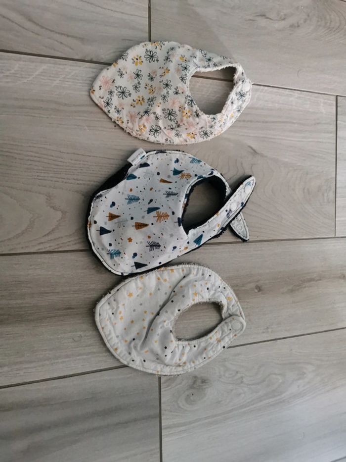 Lots de 3 bavoirs pression - photo numéro 1