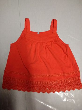 Petit haut orange taille 5 ans