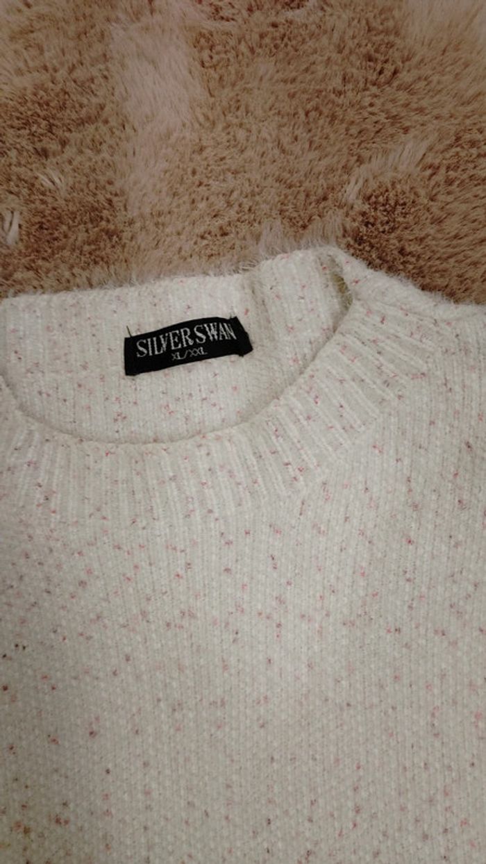 Pull blanc moucheté rose et bleu liseré bleu sur le bord manche doux - photo numéro 6
