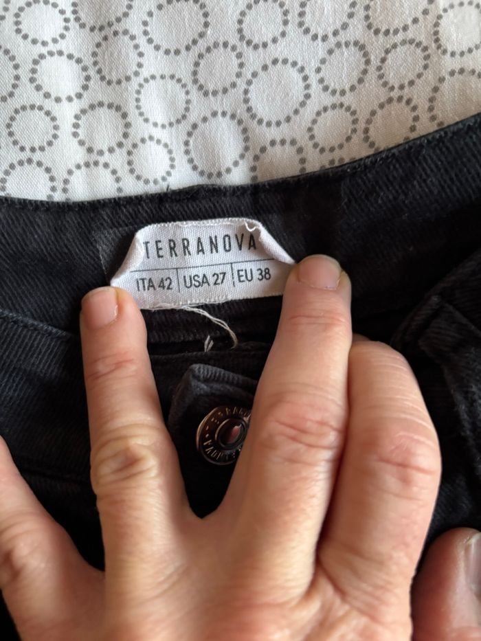 Jean noir - photo numéro 3