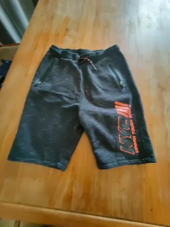 Short taille M 168 cm