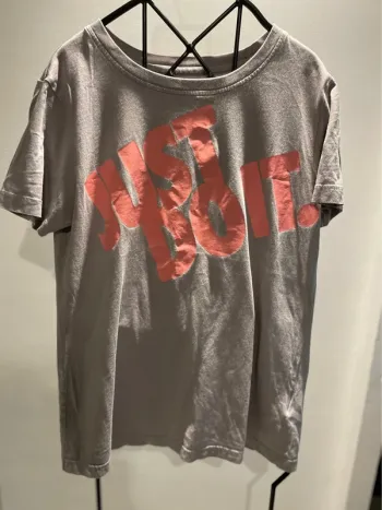 Te shirt Nike femme taille S  très bon état