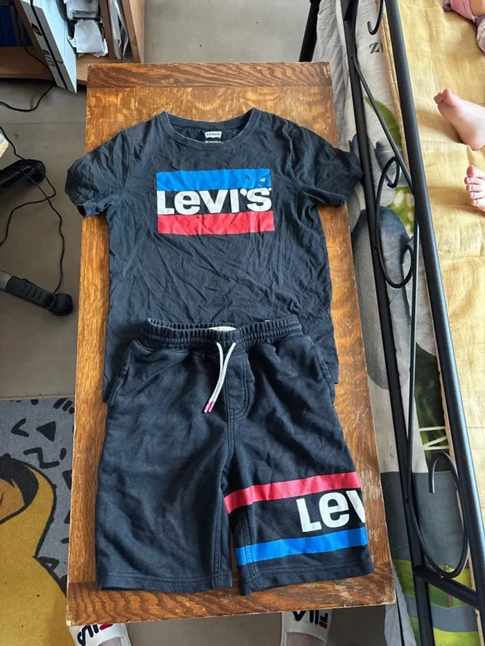 Ensemble levis authentique