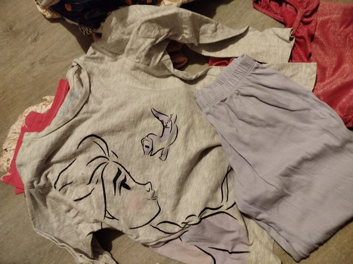 Lot vêtements fille 5 ans - photo numéro 7