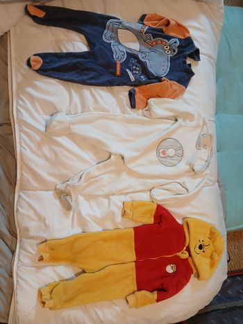 Lot 3 pyjamas