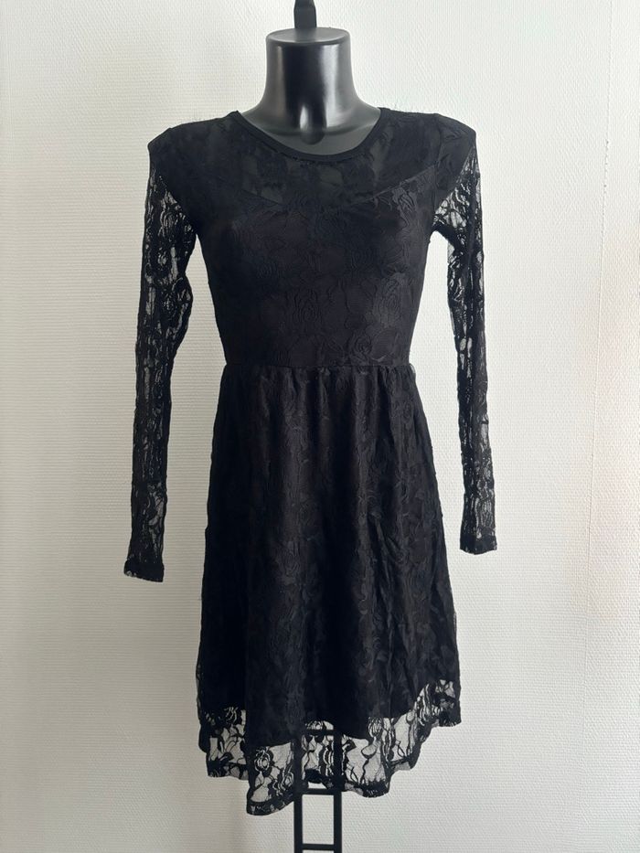 Robe noire neuve