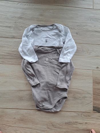 Lot de 2 bodies Obaïbi 9 mois