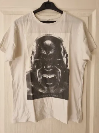 Tee shirt