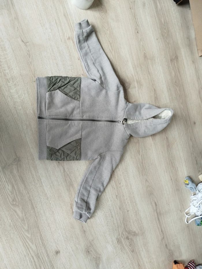 Veste a capuche kiabi 6 ans