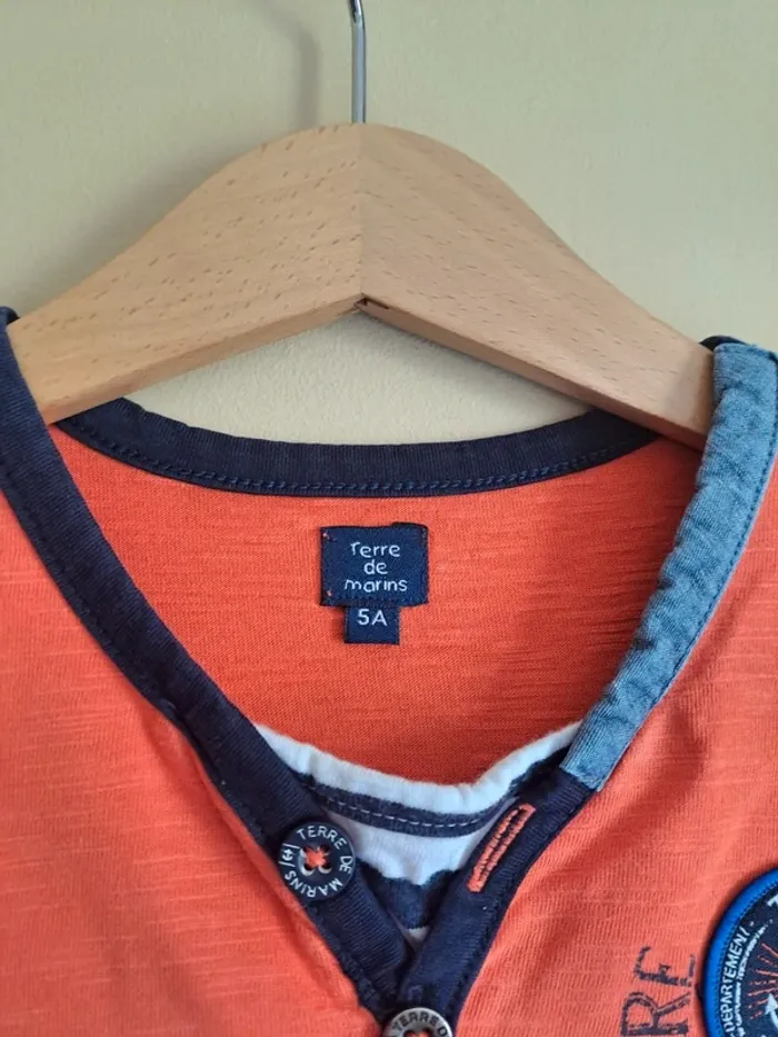 T-shirt garçon 5 ans terre de marins orange bleu comme neuf - photo numéro 5
