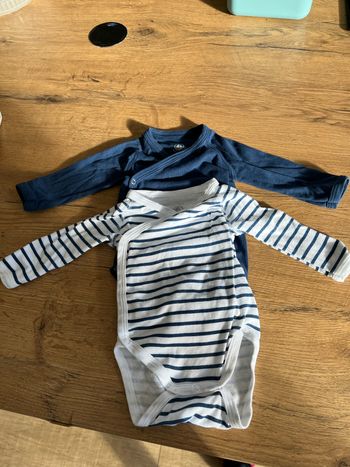 Lot de 2 bodies petit bateau 3 mois