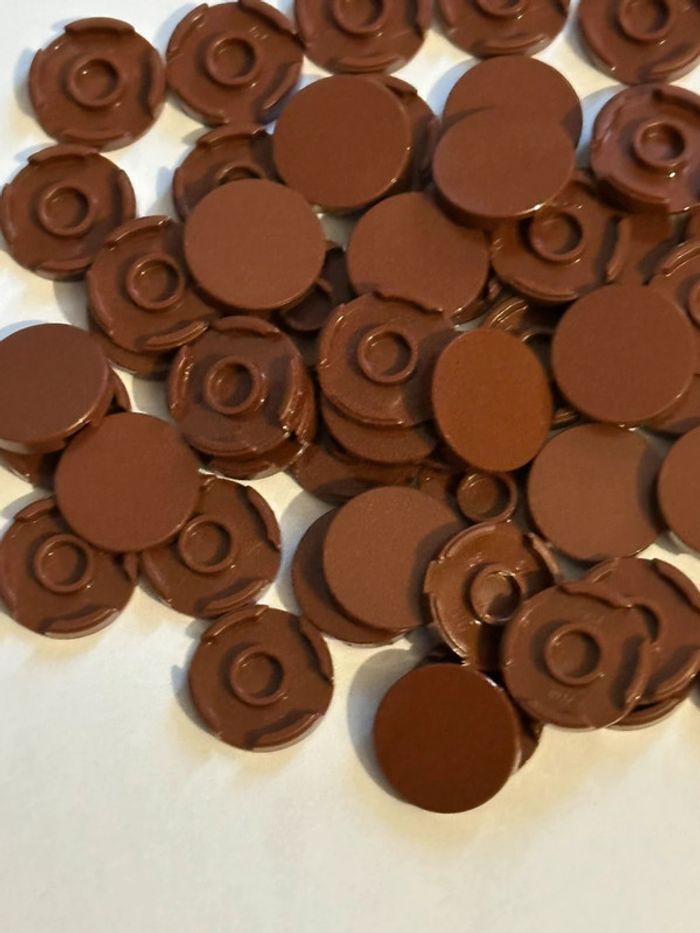 50 Tile LEGO Reddish Brown, Round 2 x 2 with Bottom Stud Holder Jamais utilisé - photo numéro 3