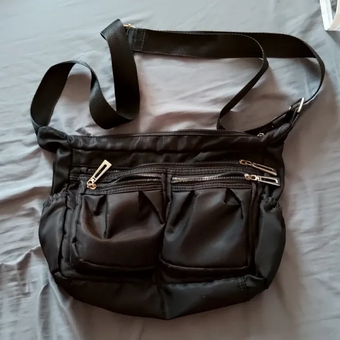 Sac en bandoulière multiples poches