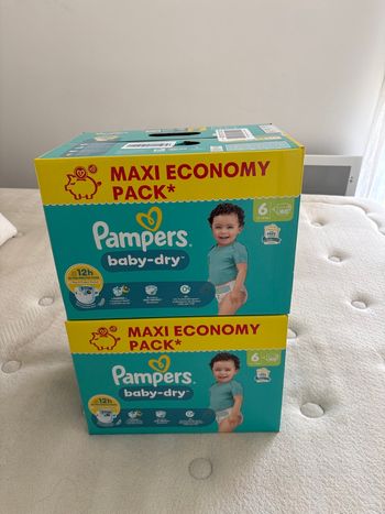 160 couches Pampers baby dry taille 6