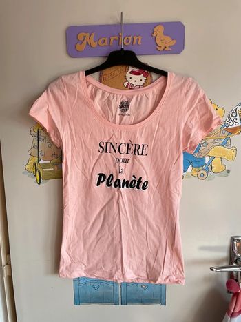 Tee shirt à manches courtes rose à motifs, taille S, marque Sincère.