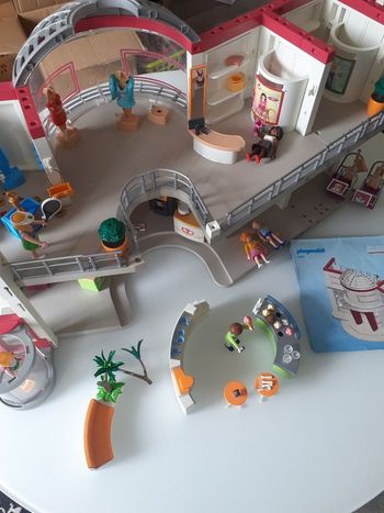 Grand magasin playmobil avec 1 extension cabine